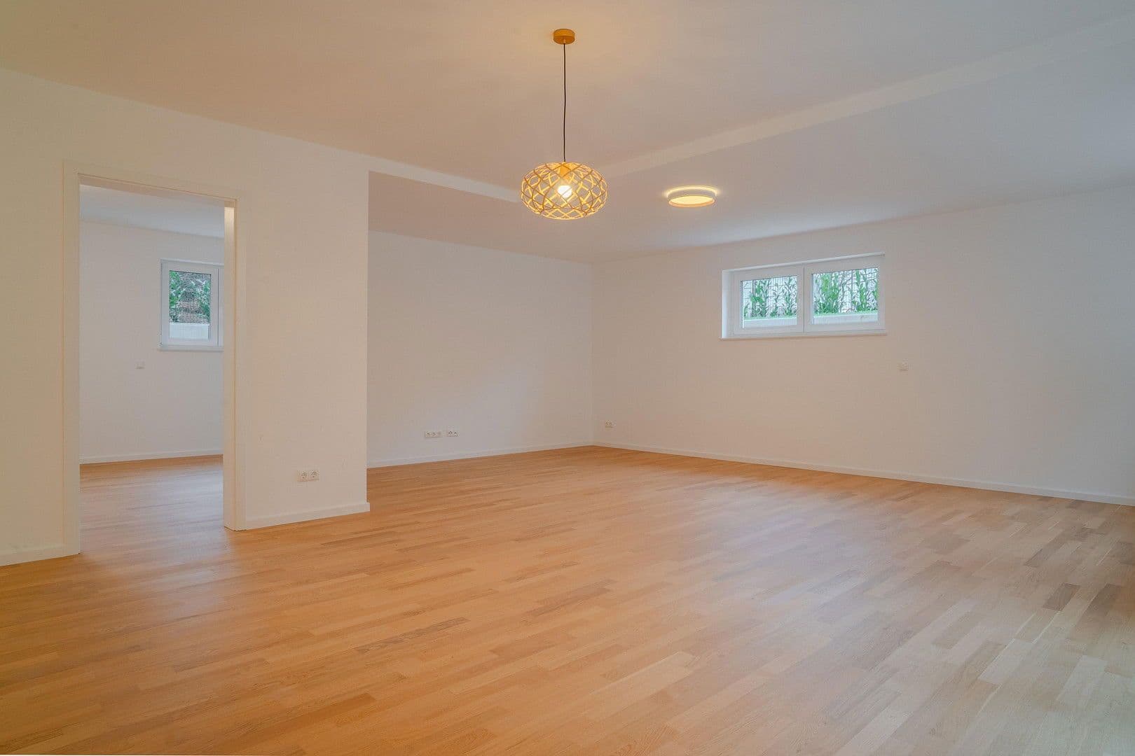 Prenájom bytu 3-izbový 105 m², Frankfurt am Main, Hesensko Prenájom bytu 3-izbový 105 m², Frankfurt am Main, Hesensko