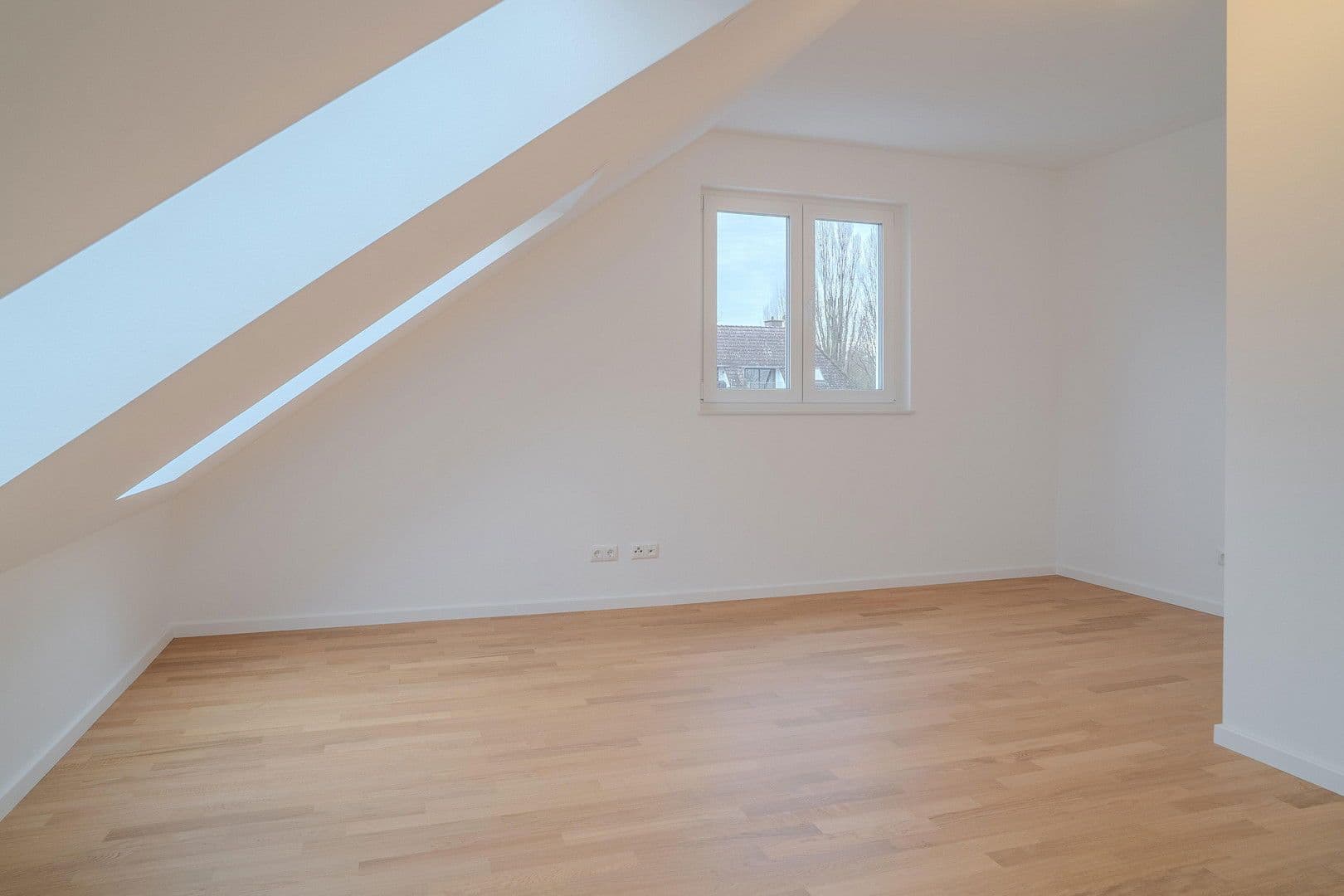 Prenájom bytu 3-izbový 100 m², An den Postwiesen 1, Frankfurt am Main, Hesensko Prenájom bytu 3-izbový 100 m², An den Postwiesen 1, Frankfurt am Main, Hesensko