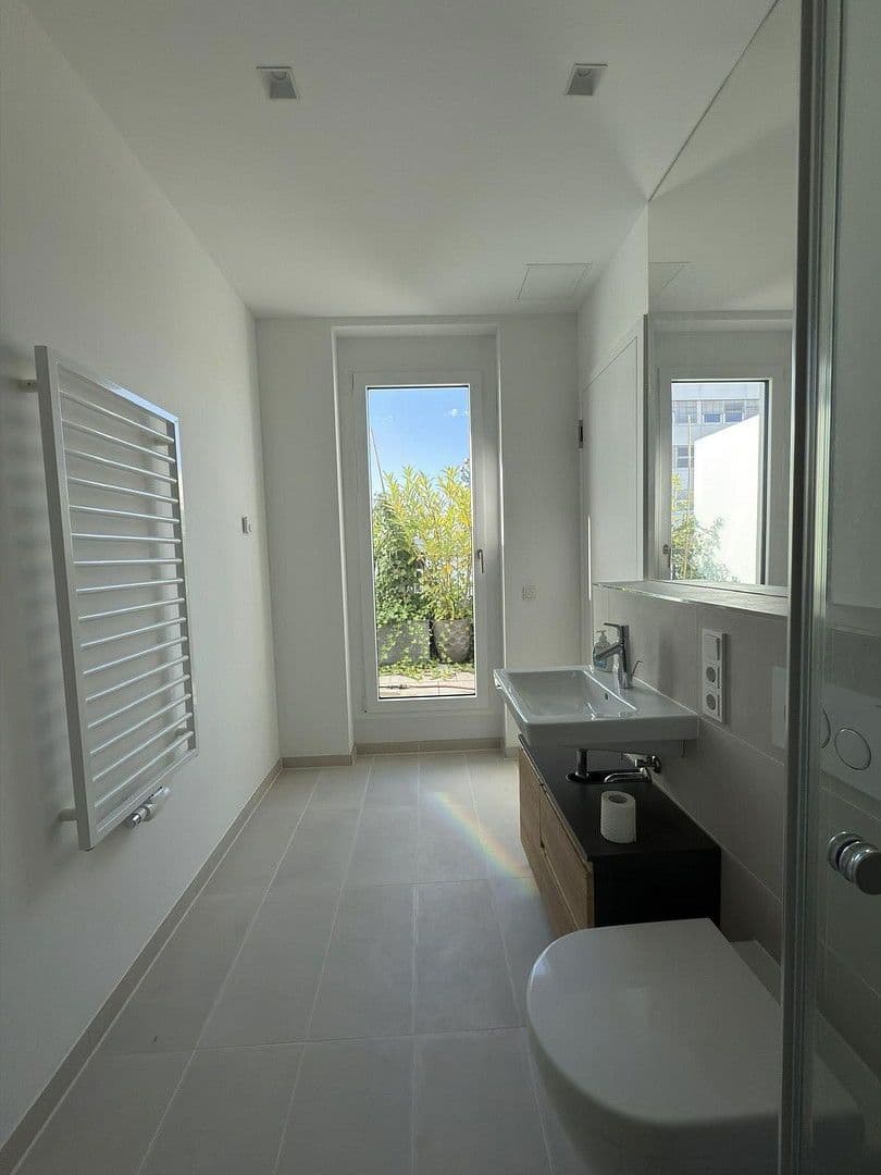 Prenájom bytu 1-izbový 45 m², Berlin, Berlín Prenájom bytu 1-izbový 45 m², Berlin, Berlín