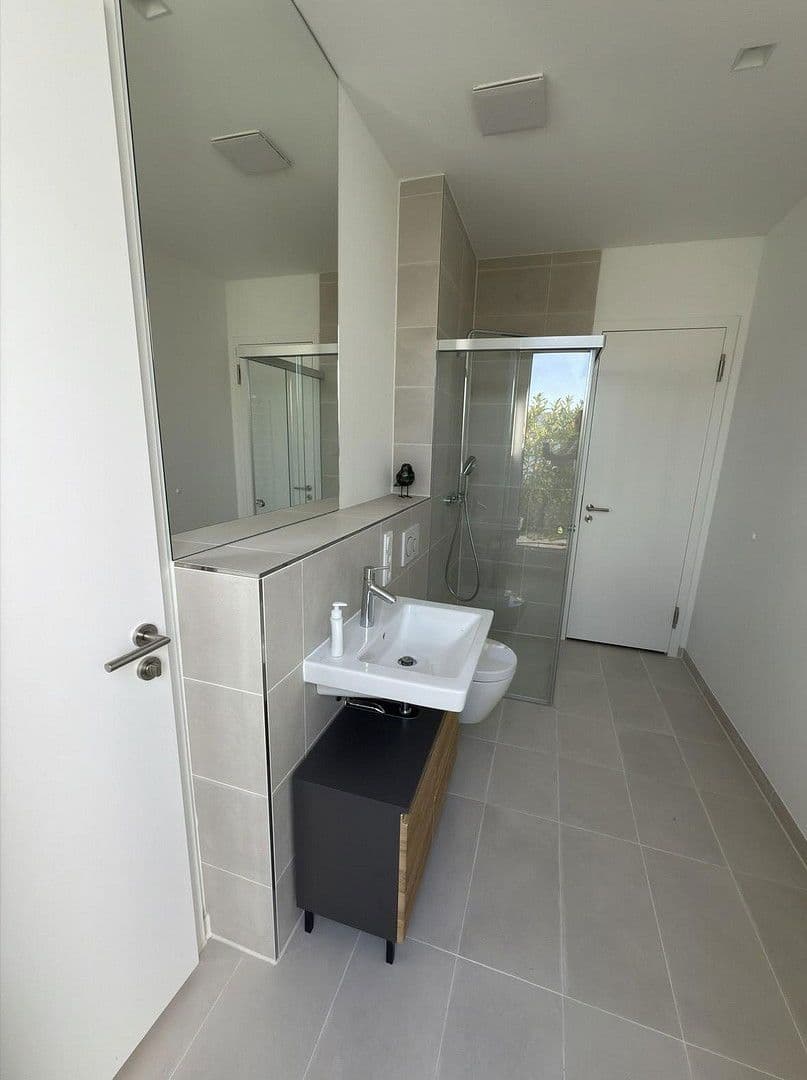 Prenájom bytu 1-izbový 45 m², Berlin, Berlín Prenájom bytu 1-izbový 45 m², Berlin, Berlín