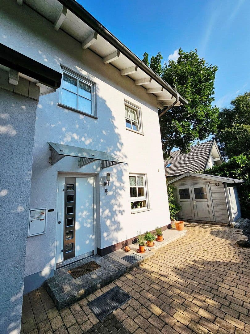 Predaj domu 165 m², pozemek 370 m², Gröbenzell, Bavorsko Predaj domu 165 m², pozemek 370 m², Gröbenzell, Bavorsko