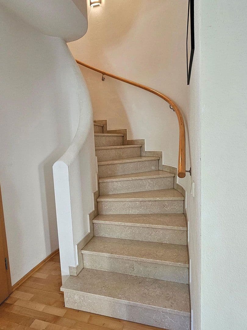 Predaj domu 165 m², pozemek 370 m², Gröbenzell, Bavorsko Predaj domu 165 m², pozemek 370 m², Gröbenzell, Bavorsko