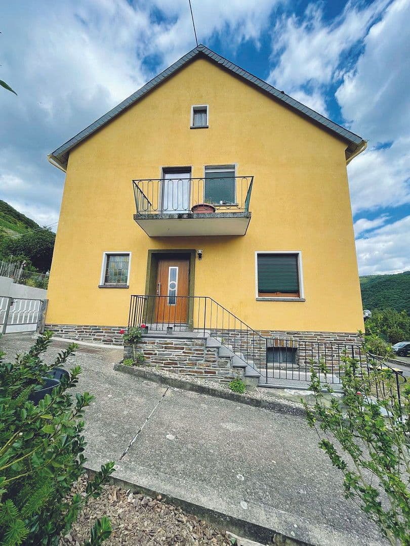 Predaj domu 170 m², pozemek 1.554 m², Müden (Mosel), Porýnie-Falcko Predaj domu 170 m², pozemek 1.554 m², Müden (Mosel), Porýnie-Falcko
