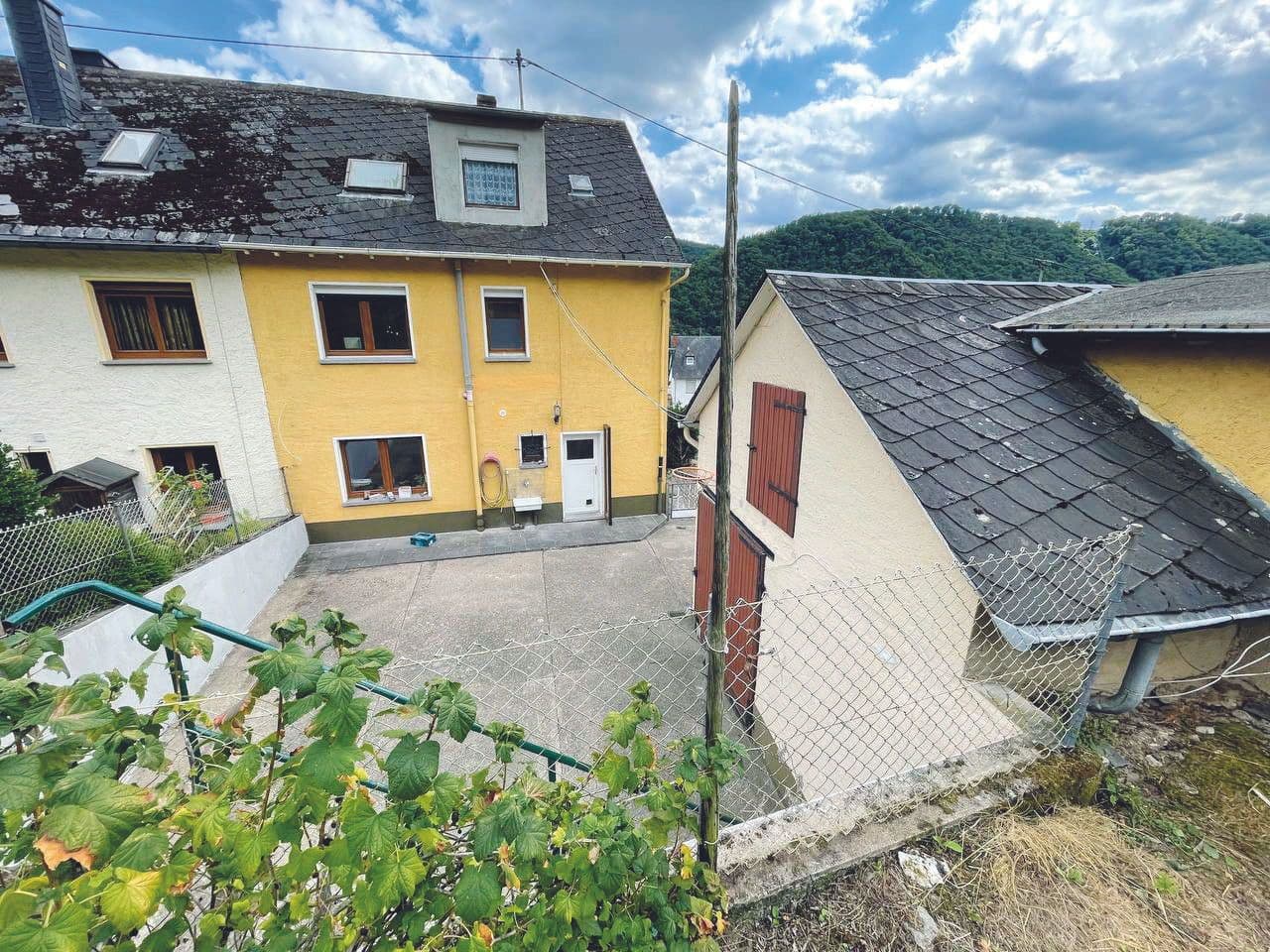 Predaj domu 170 m², pozemek 1.554 m², Müden (Mosel), Porýnie-Falcko Predaj domu 170 m², pozemek 1.554 m², Müden (Mosel), Porýnie-Falcko
