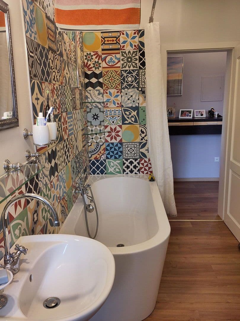 Predaj domu 222 m², pozemek 637 m², Ahnatalstraße 58, Kassel, Hesensko Predaj domu 222 m², pozemek 637 m², Ahnatalstraße 58, Kassel, Hesensko