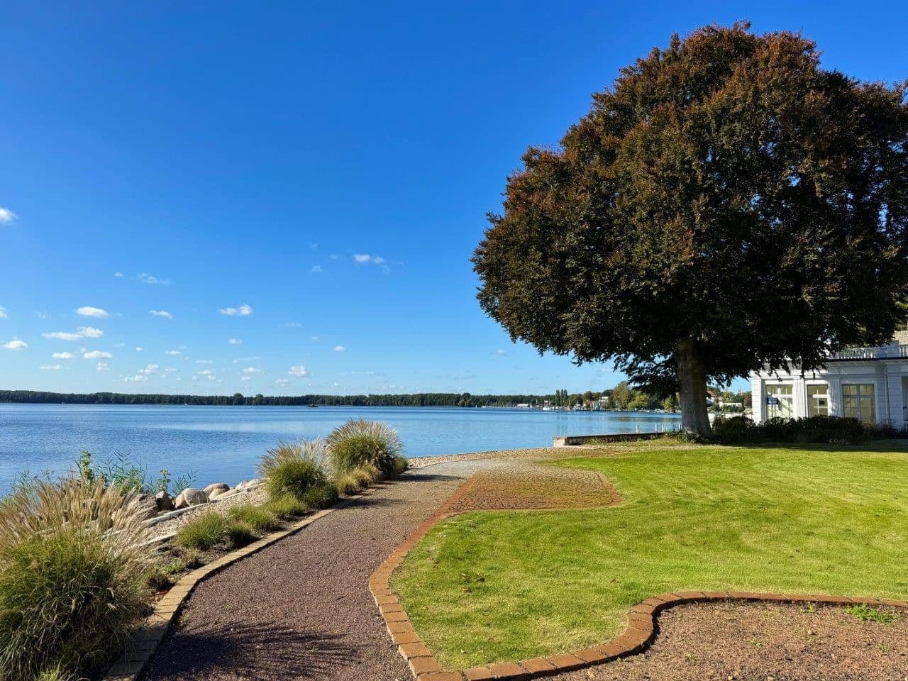 Prenájom bytu 3-izbový 187 m², Müggelseedamm 288, Berlin, Berlín Prenájom bytu 3-izbový 187 m², Müggelseedamm 288, Berlin, Berlín