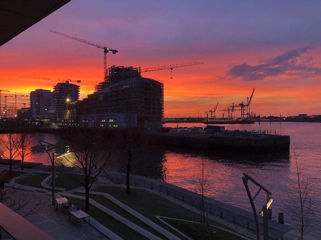 Prenájom bytu 3-izbový 124 m², Am Kaiserkai 57, Hamburg, Hamburg Prenájom bytu 3-izbový 124 m², Am Kaiserkai 57, Hamburg, Hamburg