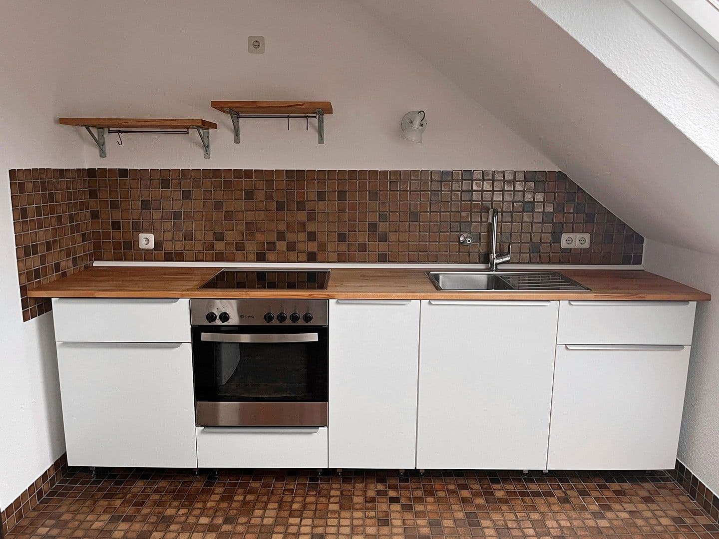 Prenájom bytu 2-izbový 64 m², Melanchthonstraße 63, Krefeld, Severné Porýnie - Westfálsko Prenájom bytu 2-izbový 64 m², Melanchthonstraße 63, Krefeld, Severné Porýnie - Westfálsko