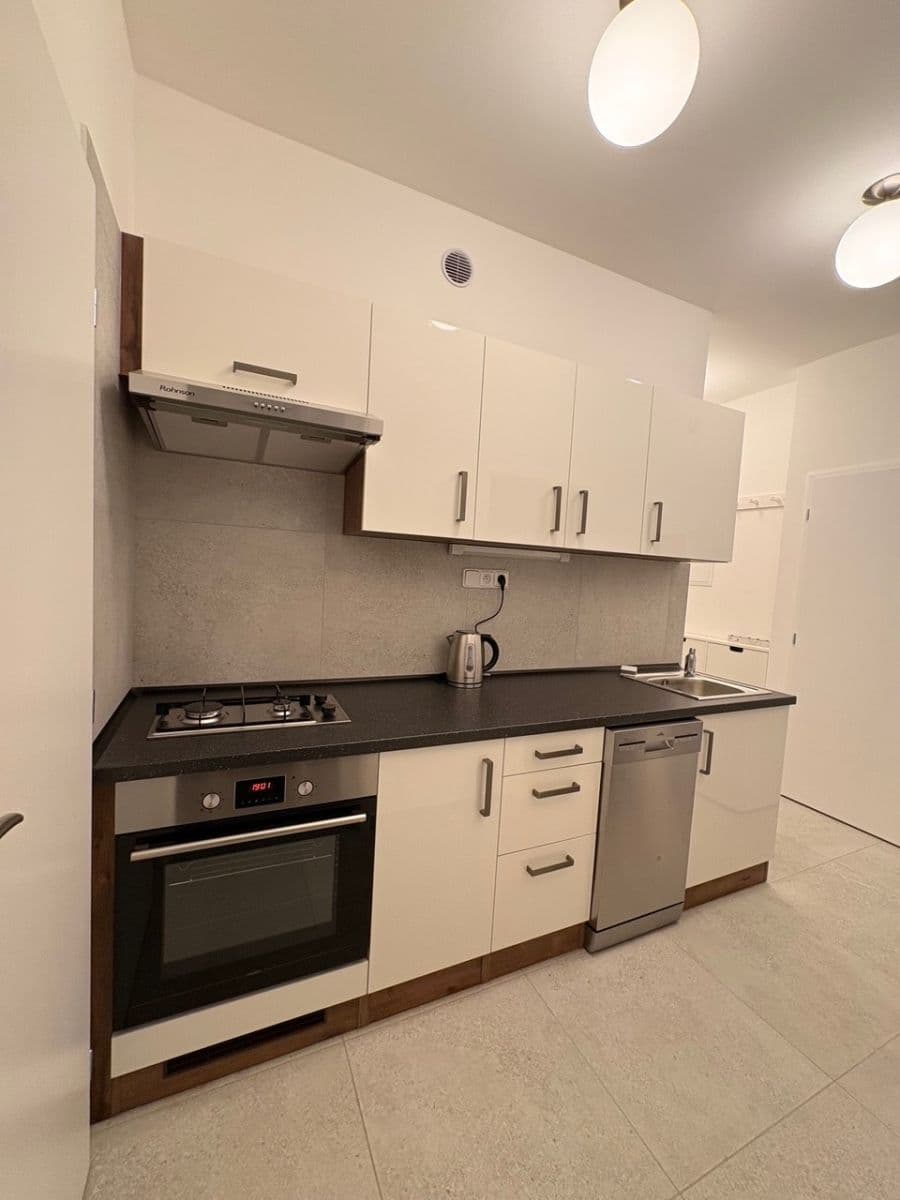 Prenájom bytu 2-izbový 42 m², Kloboučnická, Praha, Praha Prenájom bytu 2-izbový 42 m², Kloboučnická, Praha, Praha