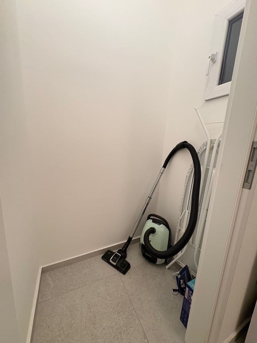 Prenájom bytu 2-izbový 42 m², Kloboučnická, Praha, Praha Prenájom bytu 2-izbový 42 m², Kloboučnická, Praha, Praha