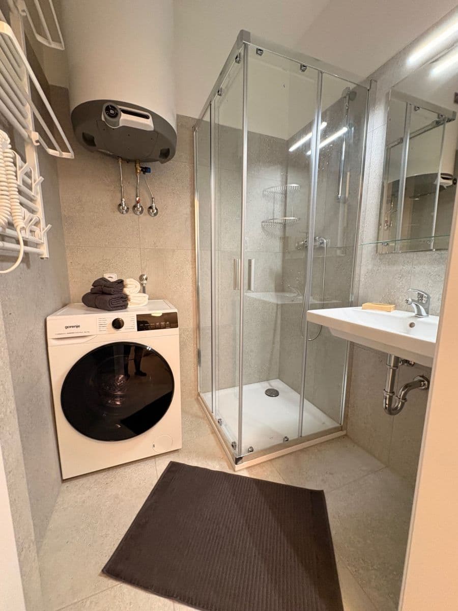 Prenájom bytu 2-izbový 42 m², Kloboučnická, Praha, Praha Prenájom bytu 2-izbový 42 m², Kloboučnická, Praha, Praha