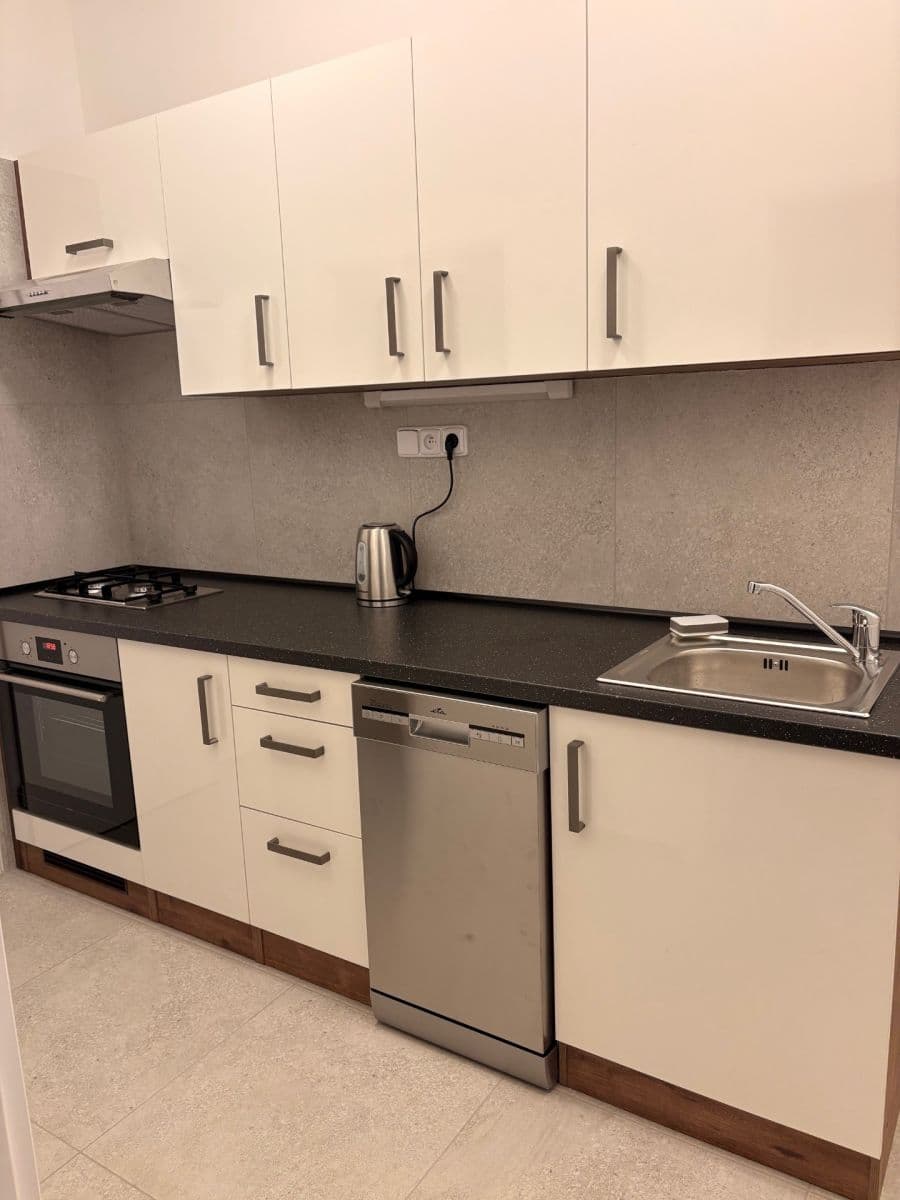 Prenájom bytu 2-izbový 42 m², Kloboučnická, Praha, Praha Prenájom bytu 2-izbový 42 m², Kloboučnická, Praha, Praha