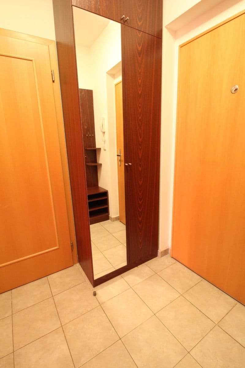 Prenájom bytu 1-izbový 34 m², Mattioliho, Praha, Praha Prenájom bytu 1-izbový 34 m², Mattioliho, Praha, Praha