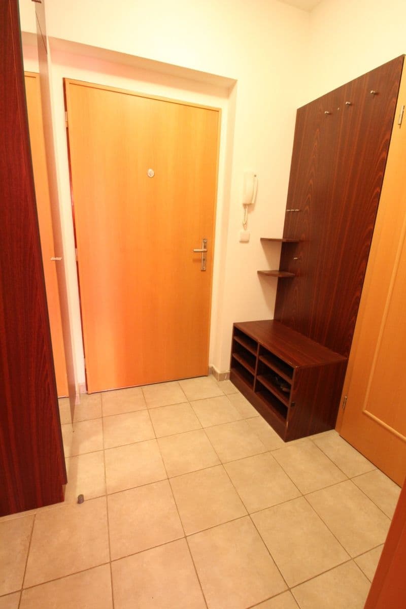 Prenájom bytu 1-izbový 34 m², Mattioliho, Praha, Praha Prenájom bytu 1-izbový 34 m², Mattioliho, Praha, Praha