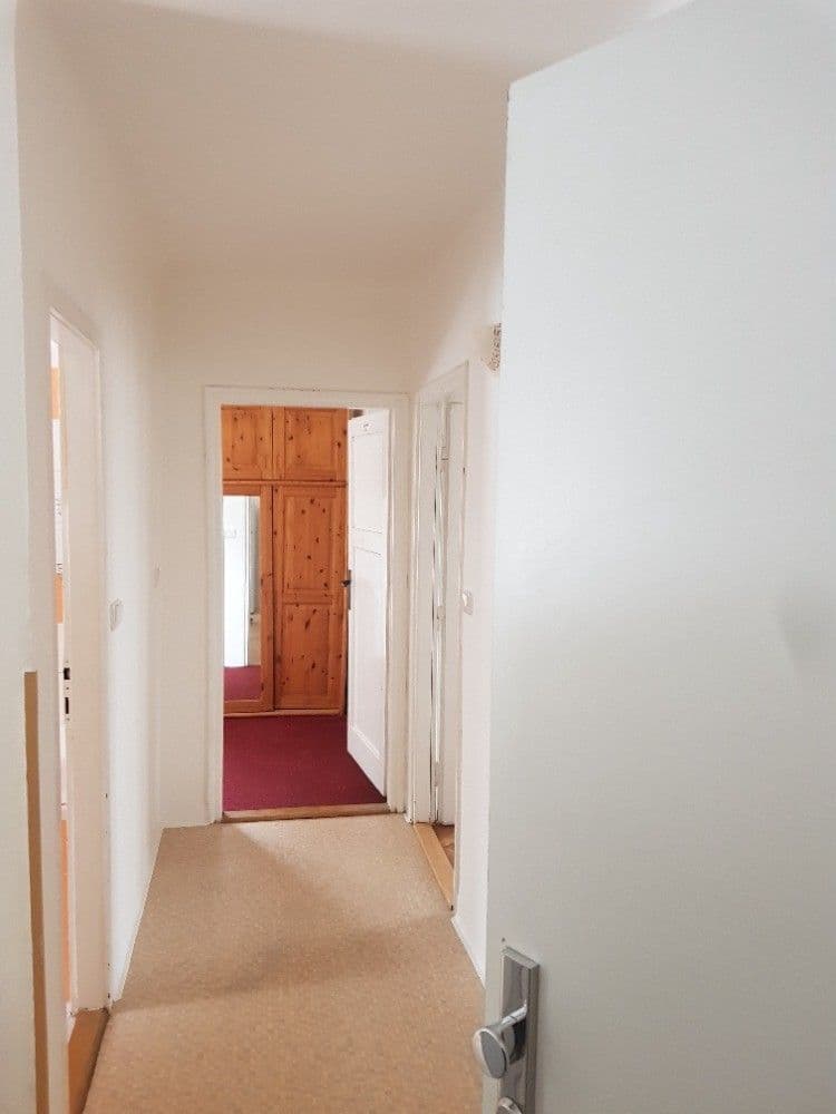 Prenájom bytu 3-izbový 63 m², Zderazská, Praha, Praha Prenájom bytu 3-izbový 63 m², Zderazská, Praha, Praha