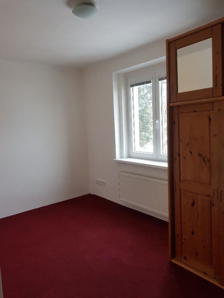 Prenájom bytu 3-izbový 63 m², Zderazská, Praha, Praha Prenájom bytu 3-izbový 63 m², Zderazská, Praha, Praha