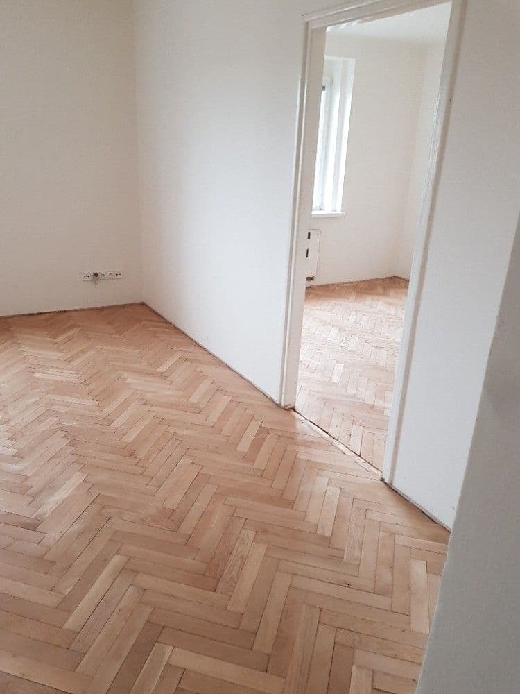 Prenájom bytu 3-izbový 63 m², Zderazská, Praha, Praha Prenájom bytu 3-izbový 63 m², Zderazská, Praha, Praha