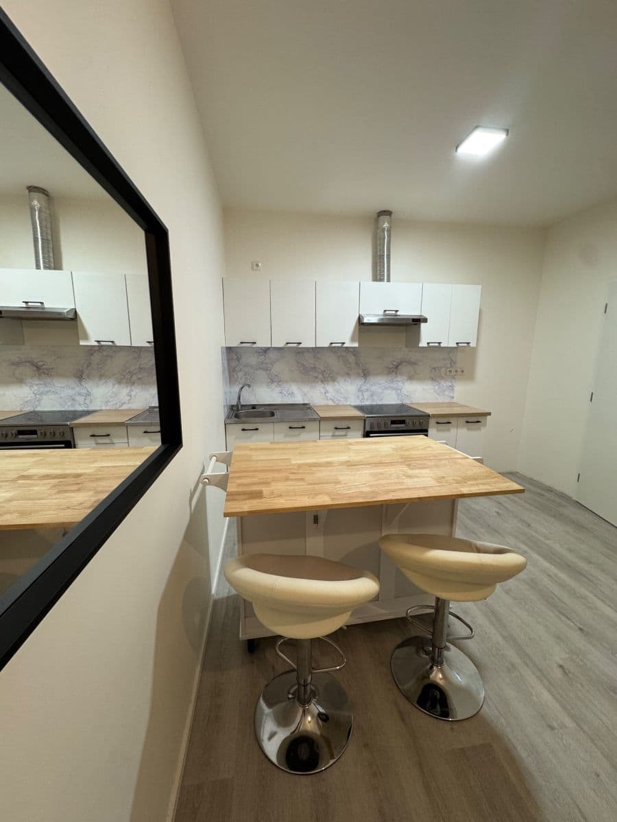 Prenájom bytu 1-izbový 37 m², Petra Bezruče, Jevíčko, Pardubický kraj Prenájom bytu 1-izbový 37 m², Petra Bezruče, Jevíčko, Pardubický kraj