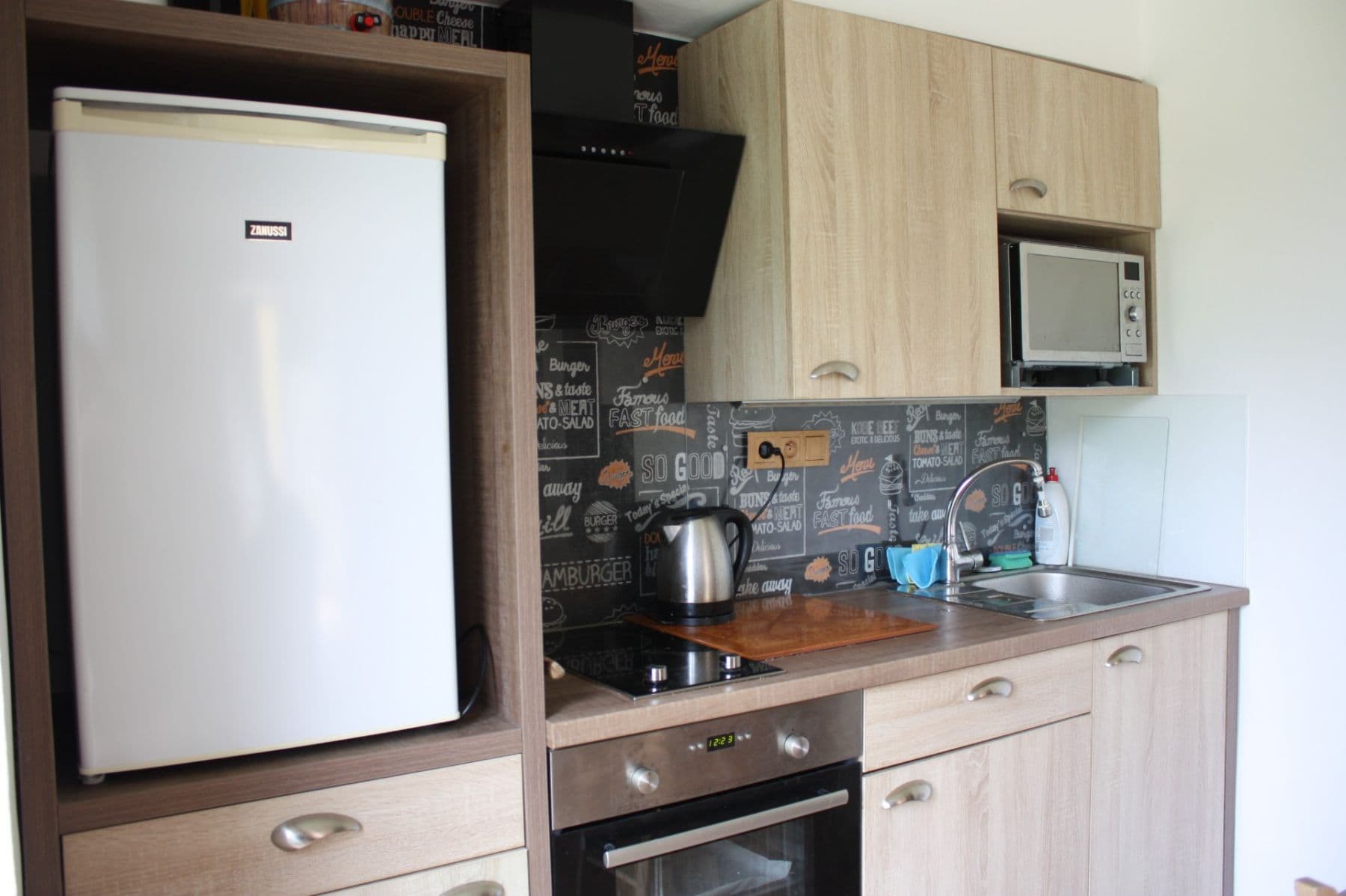 Prenájom bytu 1-izbový 28 m², Čujkovova, Ostrava, Moravskoslezský kraj Prenájom bytu 1-izbový 28 m², Čujkovova, Ostrava, Moravskoslezský kraj
