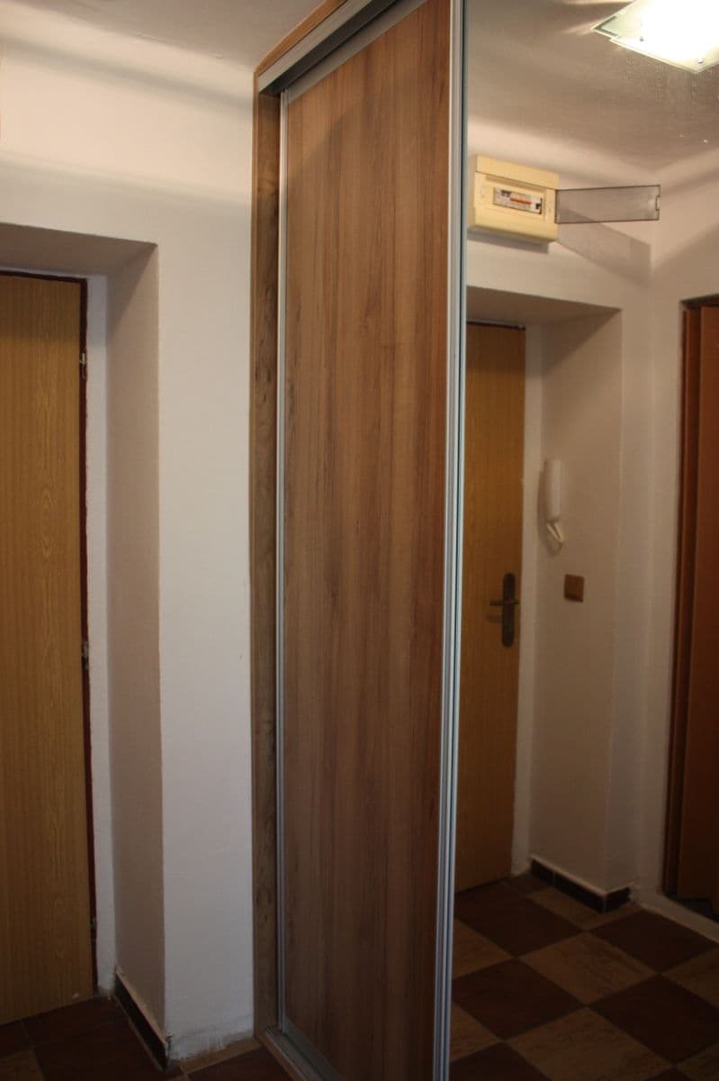 Prenájom bytu 1-izbový 28 m², Čujkovova, Ostrava, Moravskoslezský kraj Prenájom bytu 1-izbový 28 m², Čujkovova, Ostrava, Moravskoslezský kraj