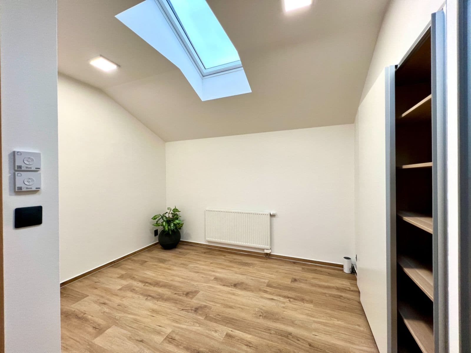 Prenájom bytu 3-izbový 118 m², V Zeleném údolí, Praha, Praha Prenájom bytu 3-izbový 118 m², V Zeleném údolí, Praha, Praha