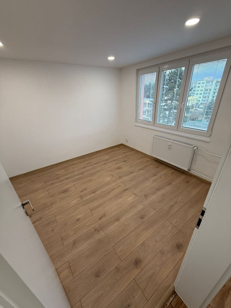 Prenájom bytu 2-izbový 46 m², Komenského, Odolena Voda, Středočeský kraj Prenájom bytu 2-izbový 46 m², Komenského, Odolena Voda, Středočeský kraj