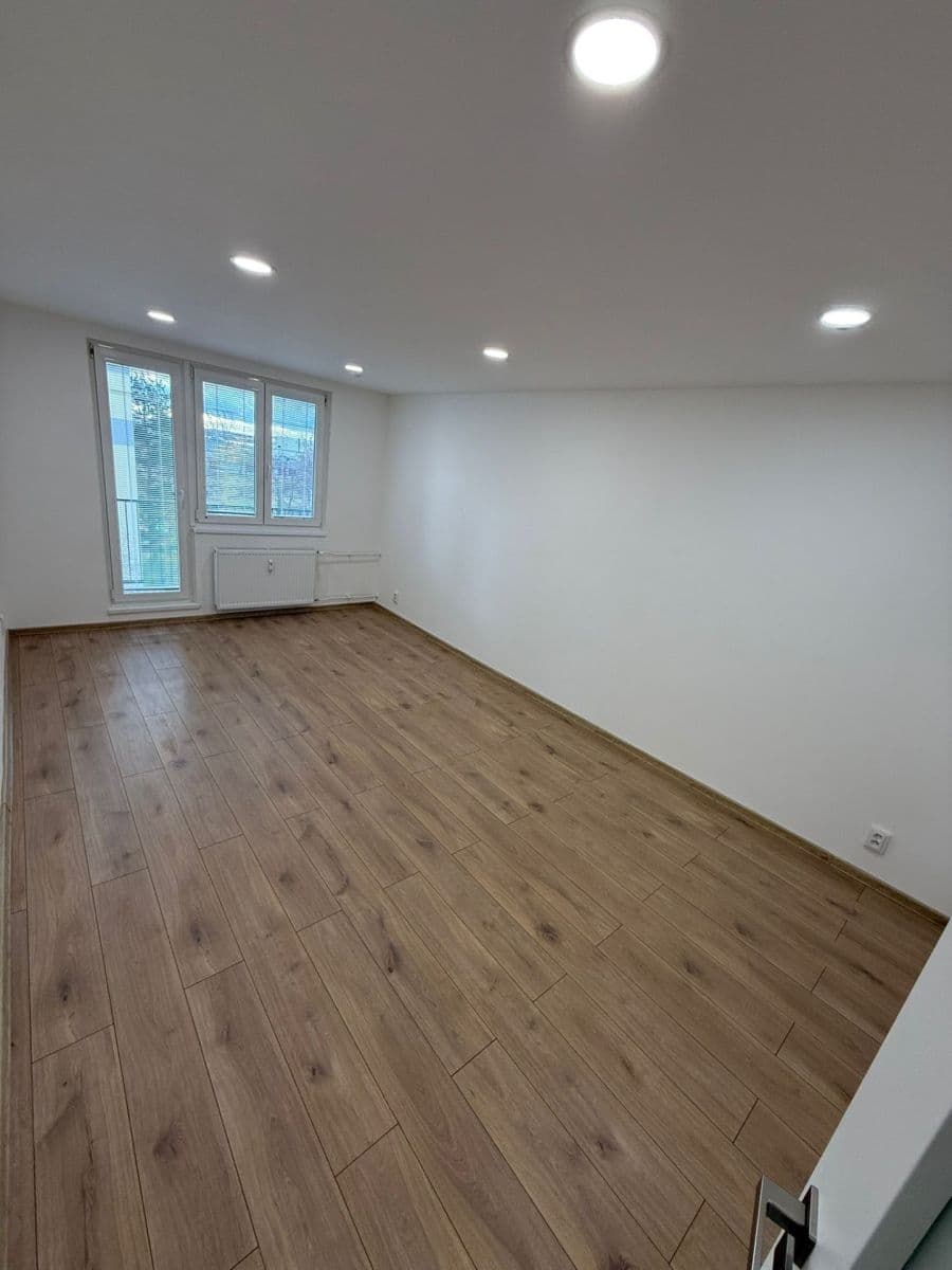 Prenájom bytu 2-izbový 46 m², Komenského, Odolena Voda, Středočeský kraj Prenájom bytu 2-izbový 46 m², Komenského, Odolena Voda, Středočeský kraj