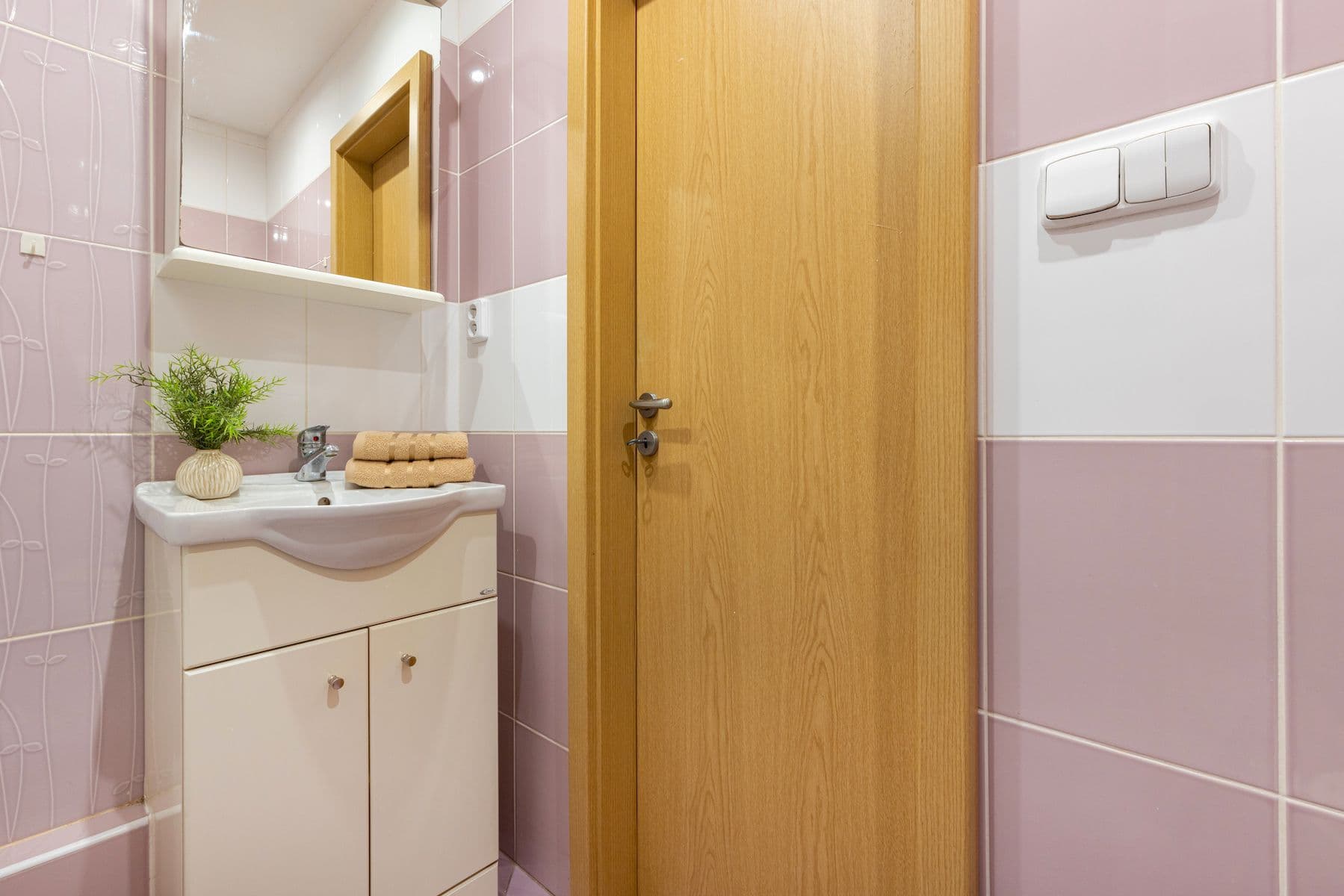 Predaj bytu 2-izbový 43 m², Kurčatovova, Praha, Praha Predaj bytu 2-izbový 43 m², Kurčatovova, Praha, Praha