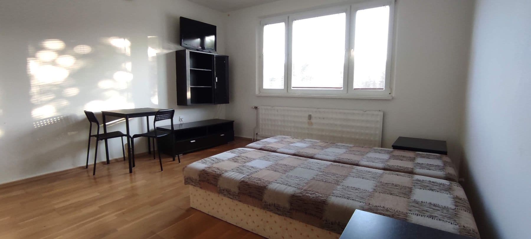 Prenájom bytu 1-izbový 26 m², Repašského, Dúbravka, Bratislavský kraj Prenájom bytu 1-izbový 26 m², Repašského, Dúbravka, Bratislavský kraj