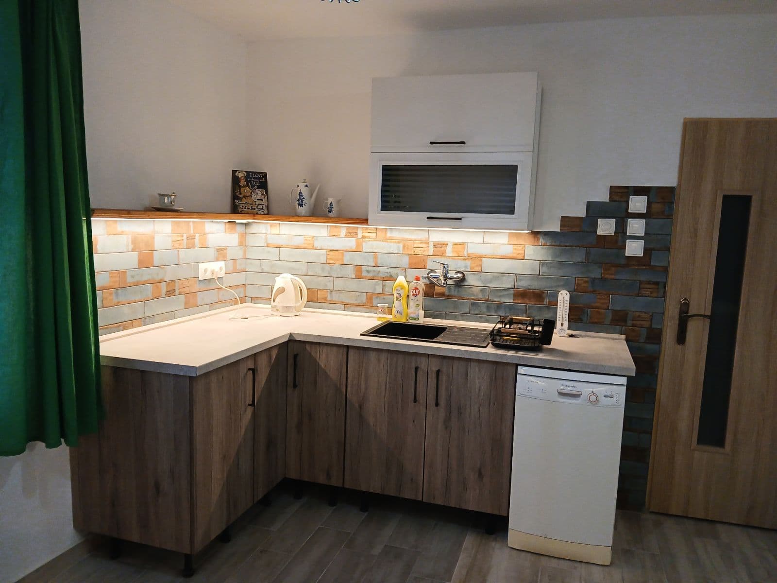 Prenájom bytu 1-izbový 60 m², Merboltice, Ústecký kraj Prenájom bytu 1-izbový 60 m², Merboltice, Ústecký kraj