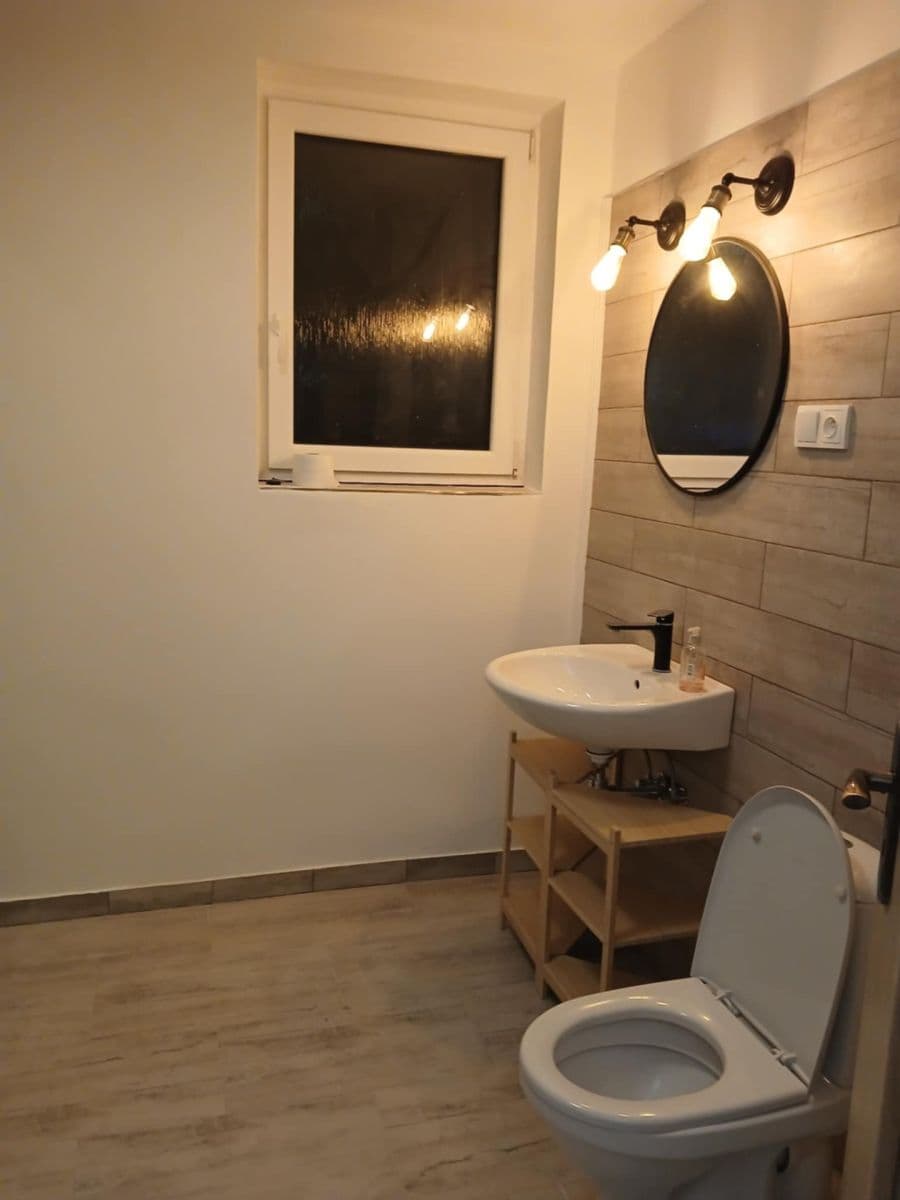 Prenájom bytu 1-izbový 60 m², Merboltice, Ústecký kraj Prenájom bytu 1-izbový 60 m², Merboltice, Ústecký kraj