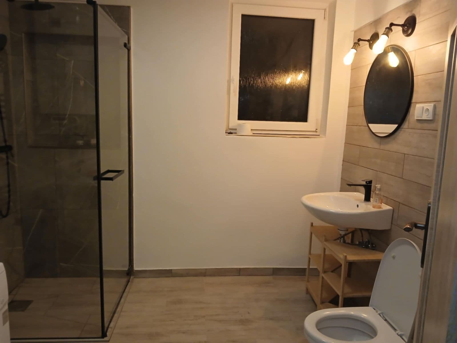 Prenájom bytu 1-izbový 60 m², Merboltice, Ústecký kraj Prenájom bytu 1-izbový 60 m², Merboltice, Ústecký kraj