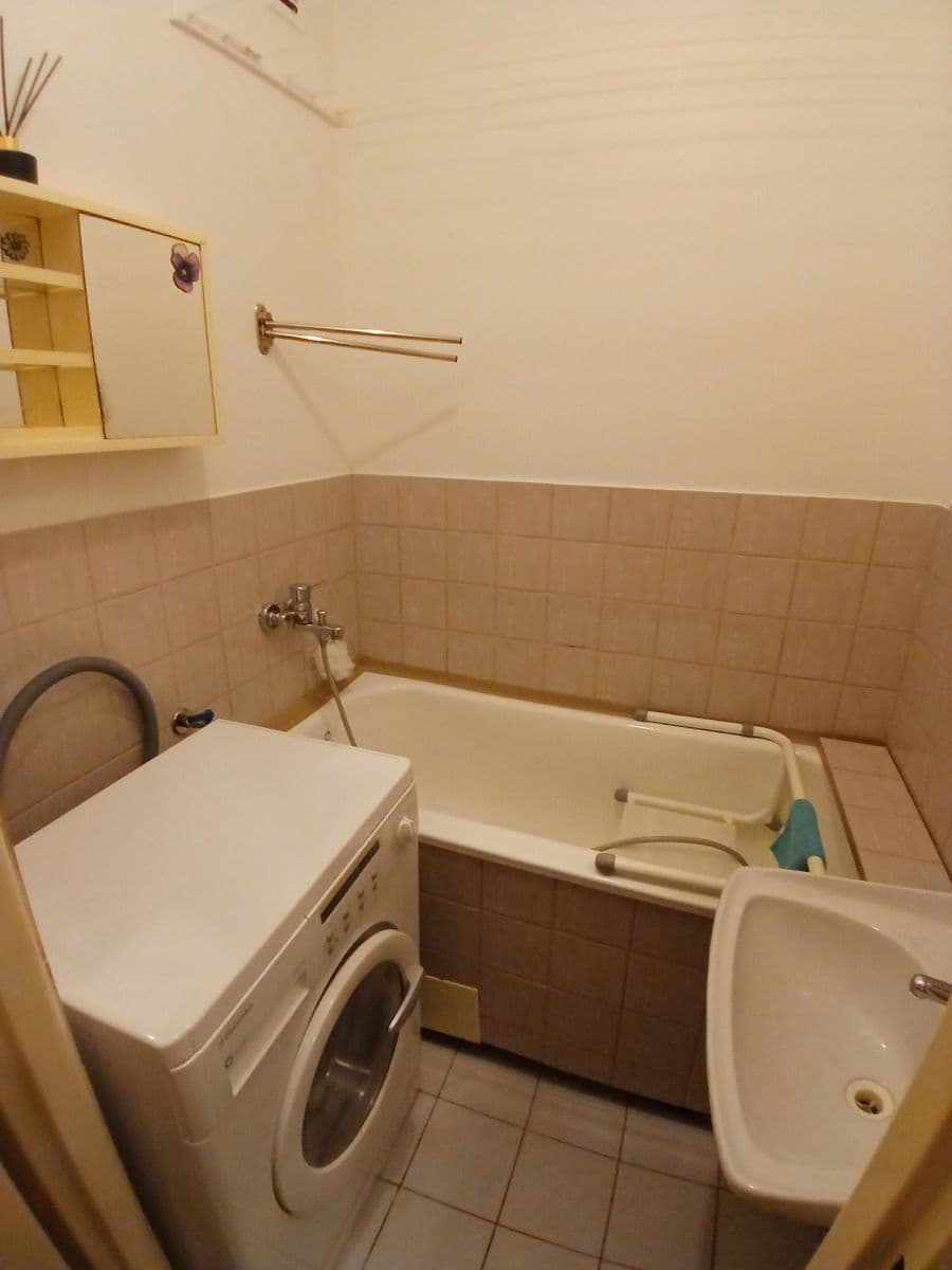 Prenájom bytu 2-izbový 56 m², Tyršova, Zlín, Zlínský kraj Prenájom bytu 2-izbový 56 m², Tyršova, Zlín, Zlínský kraj