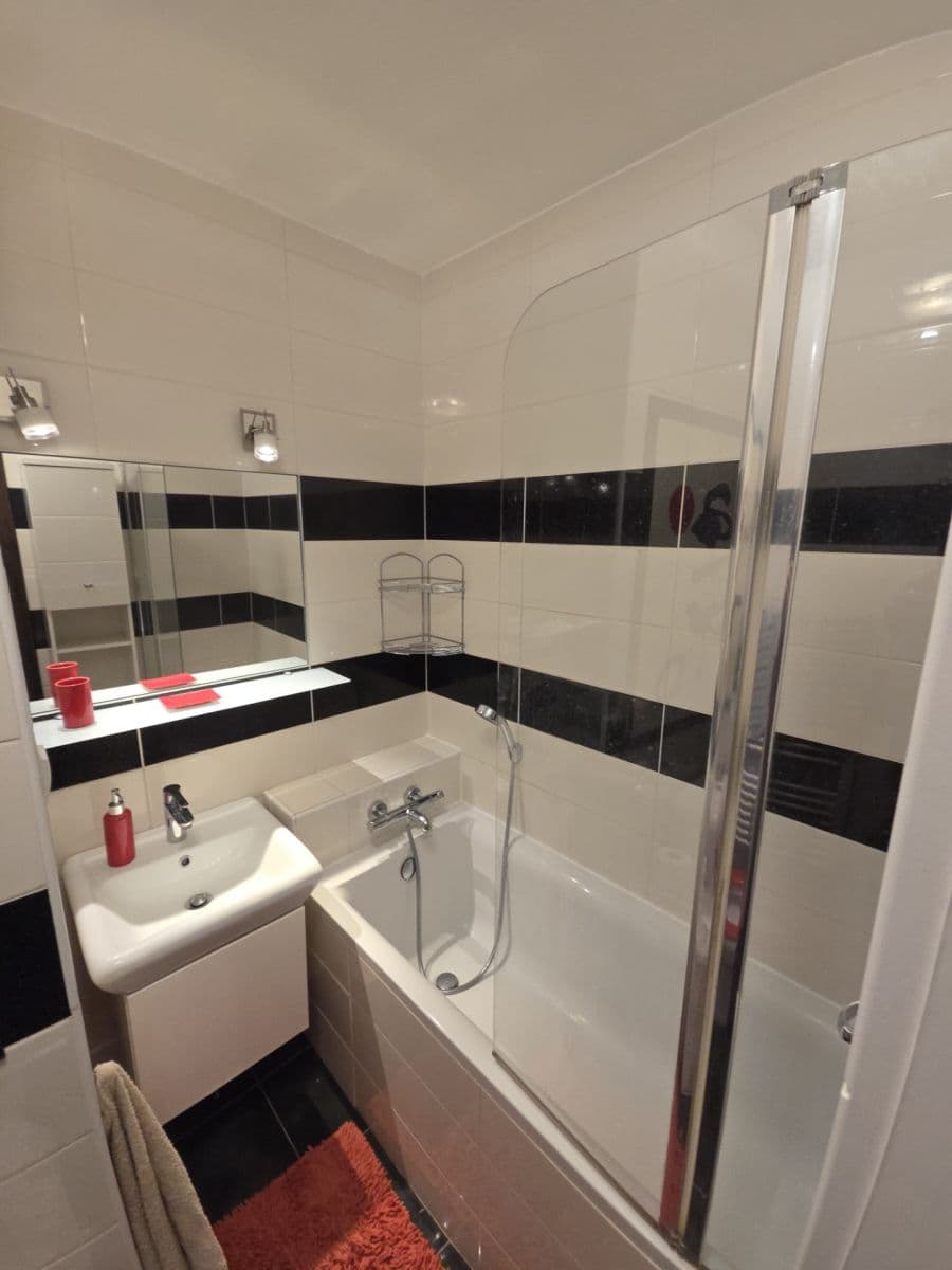 Prenájom bytu 2-izbový 42 m², Mendelova, Praha, Praha Prenájom bytu 2-izbový 42 m², Mendelova, Praha, Praha