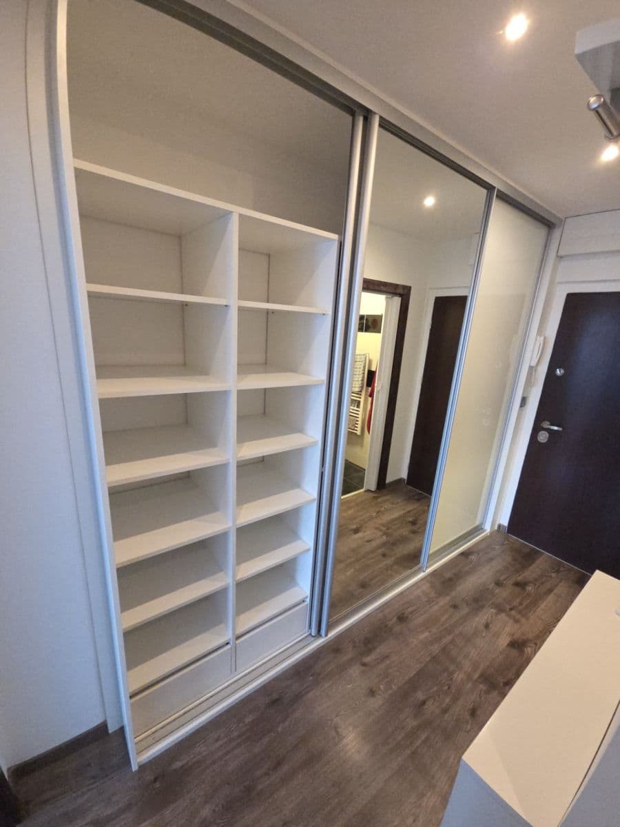 Prenájom bytu 2-izbový 42 m², Mendelova, Praha, Praha Prenájom bytu 2-izbový 42 m², Mendelova, Praha, Praha