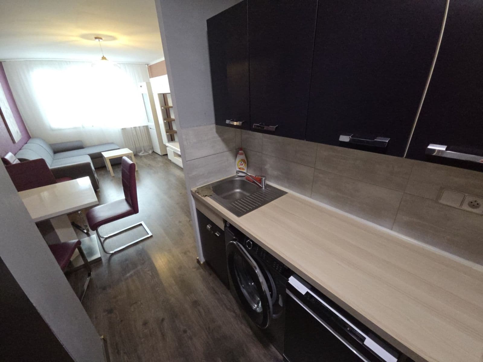 Prenájom bytu 2-izbový 42 m², Mendelova, Praha, Praha Prenájom bytu 2-izbový 42 m², Mendelova, Praha, Praha