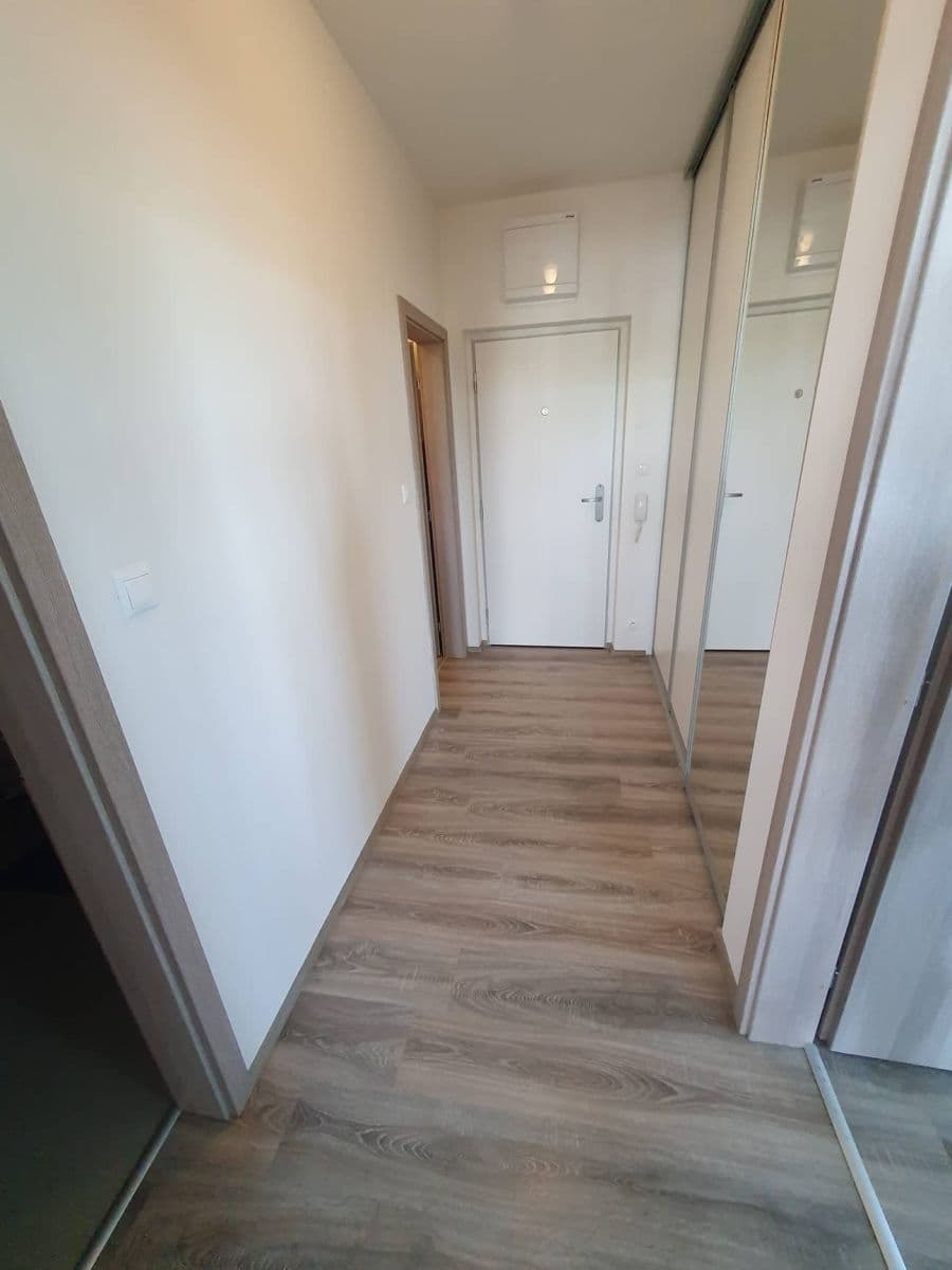 Prenájom bytu 2-izbový 61 m², Edvarda Beneše, Olomouc, Olomoucký kraj Prenájom bytu 2-izbový 61 m², Edvarda Beneše, Olomouc, Olomoucký kraj