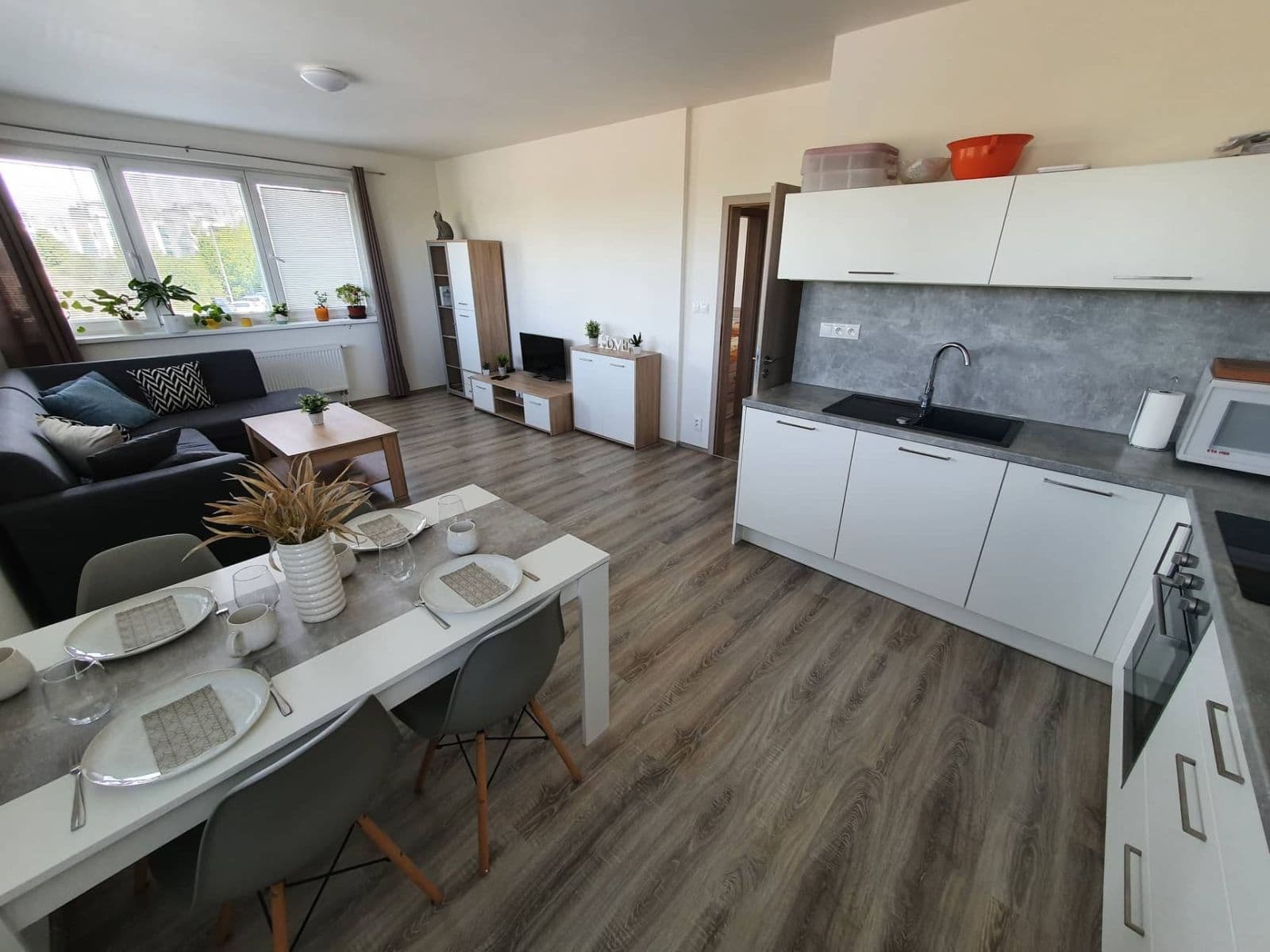 Prenájom bytu 2-izbový 61 m², Edvarda Beneše, Olomouc, Olomoucký kraj Prenájom bytu 2-izbový 61 m², Edvarda Beneše, Olomouc, Olomoucký kraj