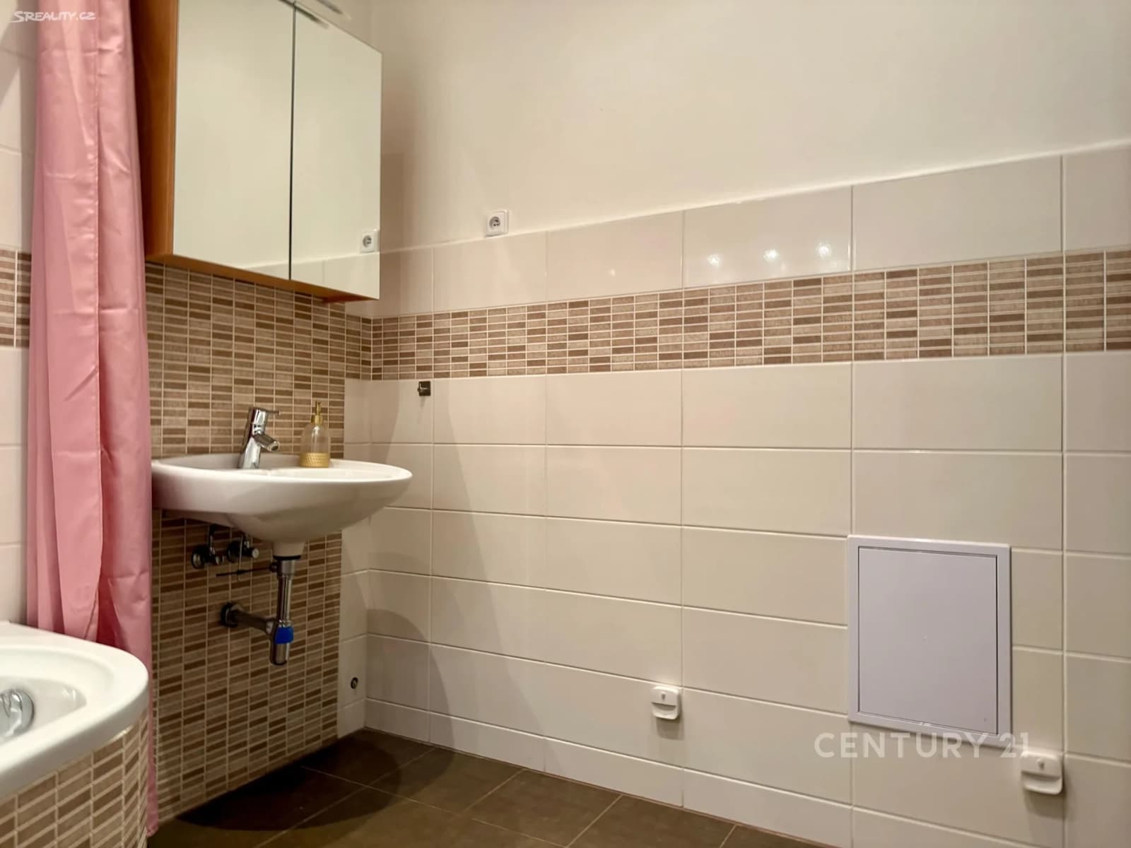 Prenájom bytu 3-izbový 89 m², Radhošťská, Praha, Praha Prenájom bytu 3-izbový 89 m², Radhošťská, Praha, Praha