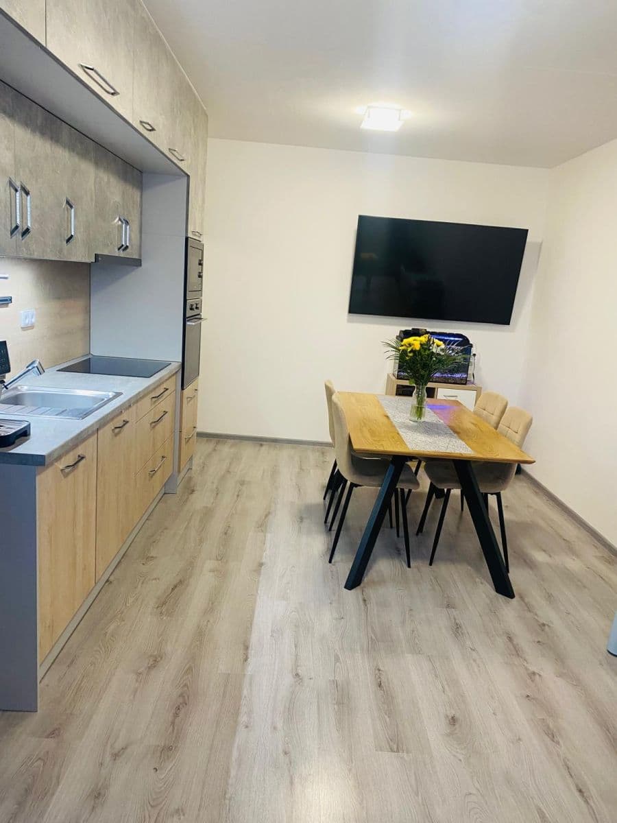 Predaj bytu 3-izbový 60 m², Průběžná, Milovice, Středočeský kraj Predaj bytu 3-izbový 60 m², Průběžná, Milovice, Středočeský kraj