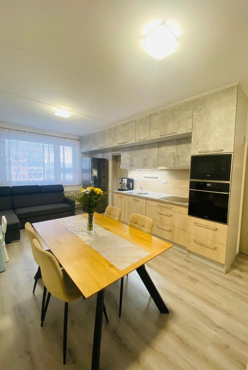 Predaj bytu 3-izbový 60 m², Průběžná, Milovice, Středočeský kraj Predaj bytu 3-izbový 60 m², Průběžná, Milovice, Středočeský kraj