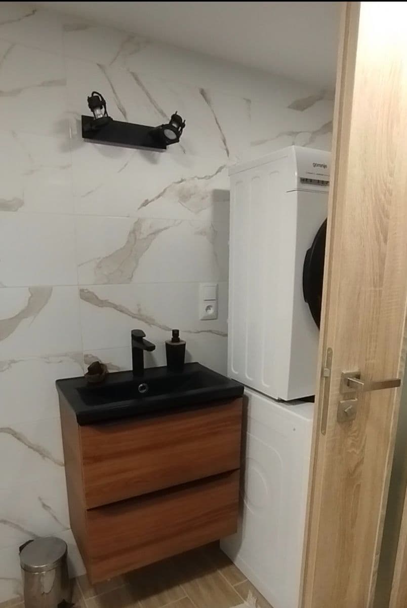 Prenájom bytu 5-izbový 97 m², Na Bečvě, Lipník nad Bečvou, Olomoucký kraj Prenájom bytu 5-izbový 97 m², Na Bečvě, Lipník nad Bečvou, Olomoucký kraj