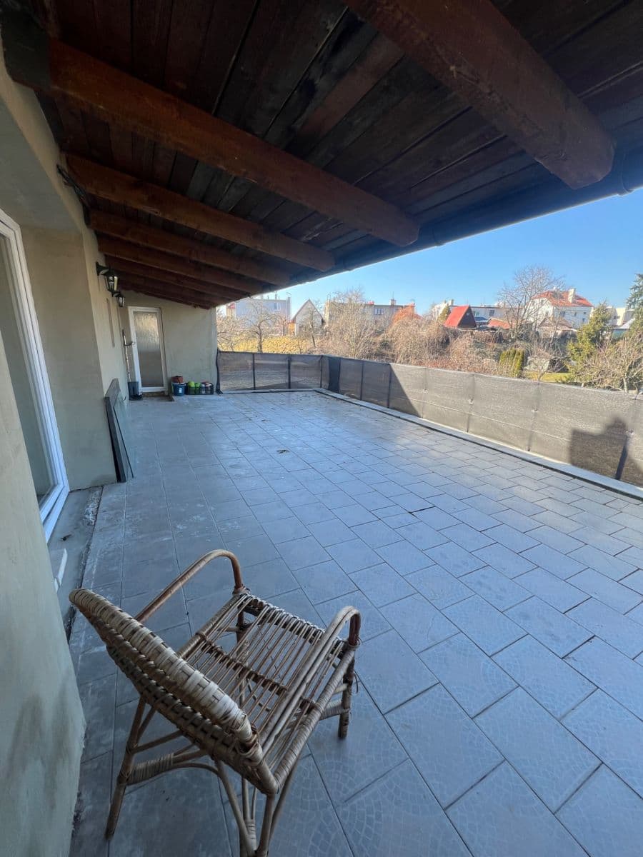 Prenájom bytu 4-izbový 125 m², Na Bečvě, Lipník nad Bečvou, Olomoucký kraj Prenájom bytu 4-izbový 125 m², Na Bečvě, Lipník nad Bečvou, Olomoucký kraj