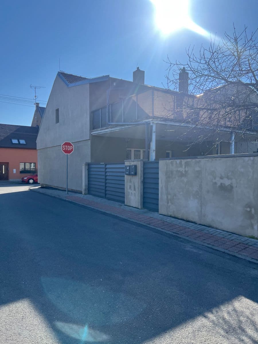 Prenájom bytu 4-izbový 125 m², Na Bečvě, Lipník nad Bečvou, Olomoucký kraj Prenájom bytu 4-izbový 125 m², Na Bečvě, Lipník nad Bečvou, Olomoucký kraj