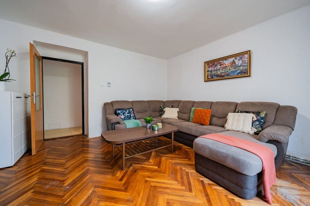 Predaj bytu 3-izbový 56 m², Za Obchody, Neratovice, Středočeský kraj Predaj bytu 3-izbový 56 m², Za Obchody, Neratovice, Středočeský kraj