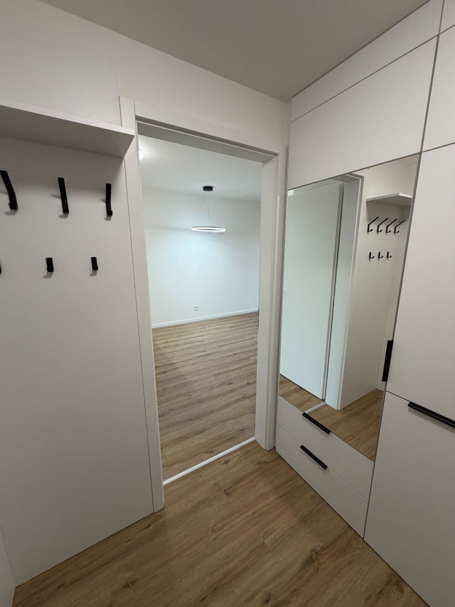 Prenájom bytu 2-izbový 50 m², Ke křížku, Kladno, Středočeský kraj Prenájom bytu 2-izbový 50 m², Ke křížku, Kladno, Středočeský kraj