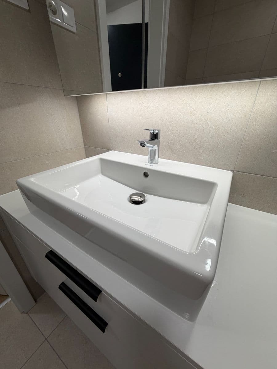 Prenájom bytu 2-izbový 50 m², Ke křížku, Kladno, Středočeský kraj Prenájom bytu 2-izbový 50 m², Ke křížku, Kladno, Středočeský kraj