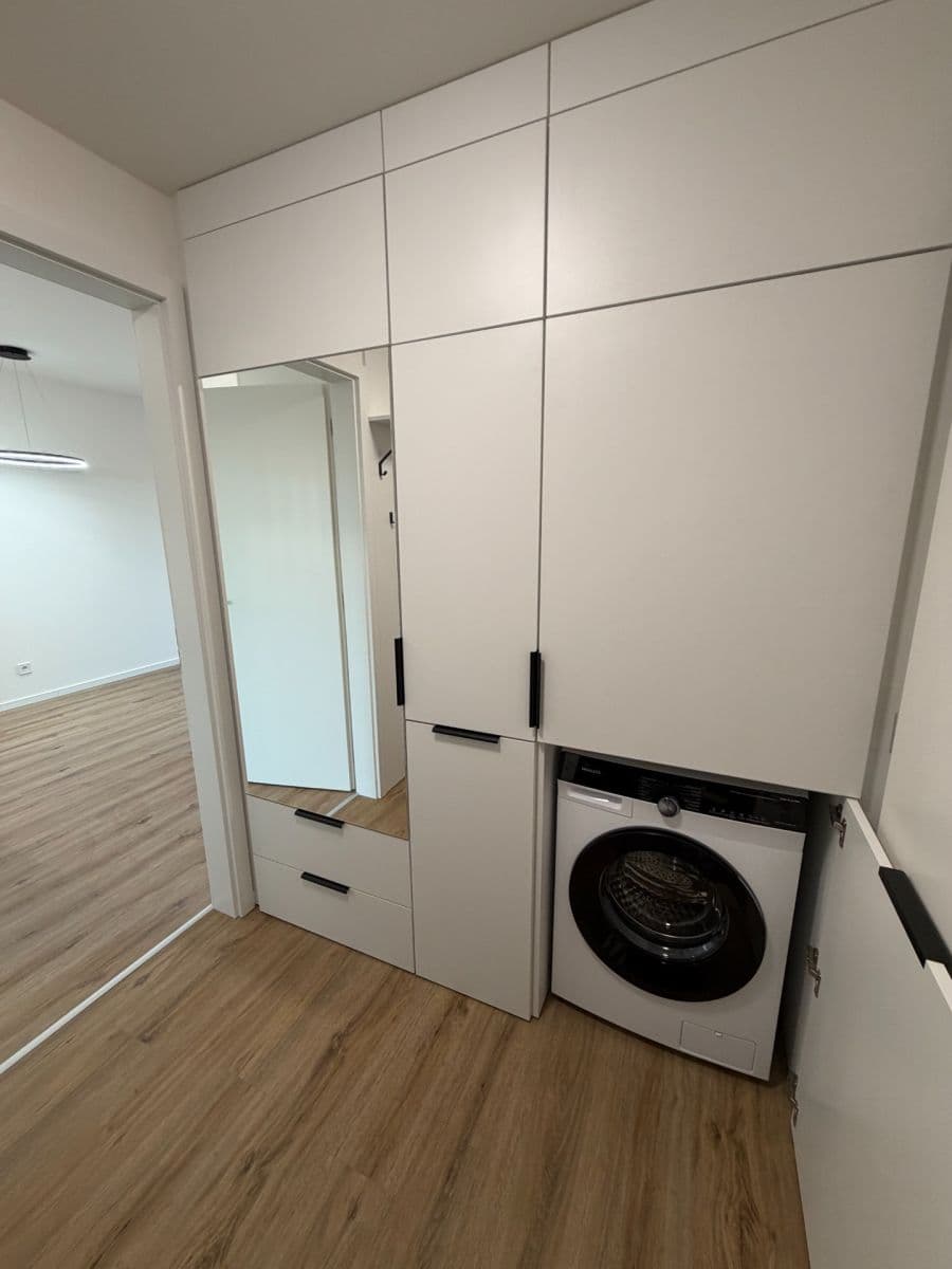 Prenájom bytu 2-izbový 50 m², Ke křížku, Kladno, Středočeský kraj Prenájom bytu 2-izbový 50 m², Ke křížku, Kladno, Středočeský kraj