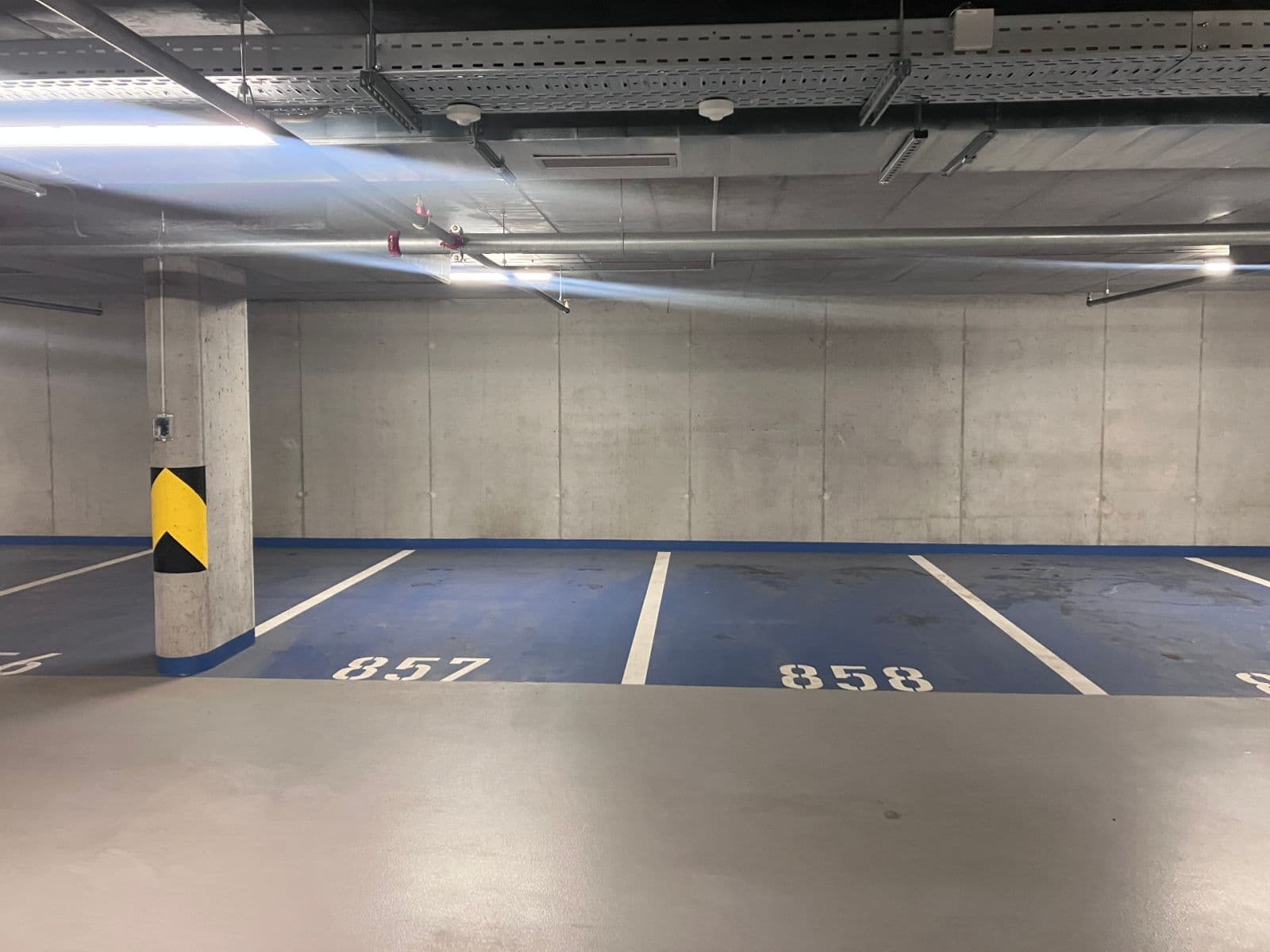 Prenájom garáže 13 m², Mezi Vodami, Praha, Praha Prenájom garáže 13 m², Mezi Vodami, Praha, Praha