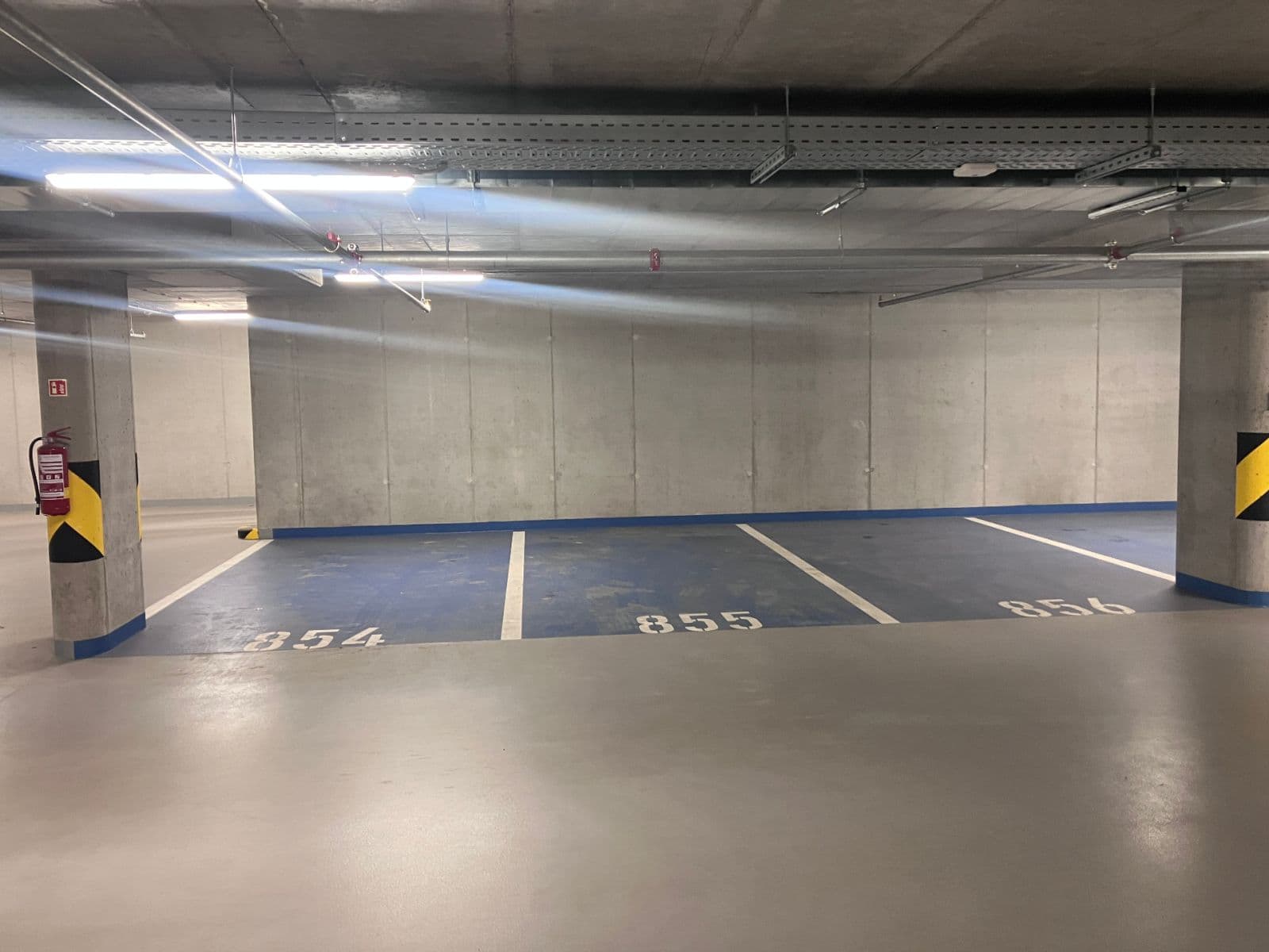 Prenájom garáže 13 m², Mezi Vodami, Praha, Praha Prenájom garáže 13 m², Mezi Vodami, Praha, Praha